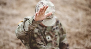 Si i fitoi një tregtar rreth 1 milion dollarë vetëm duke parashikuar sulme ushtarake