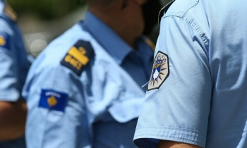 Rreth 2 mijë e 700 gjoba për 24 orë, policia njofton për 17 persona të arrestuar e 49 aksidente