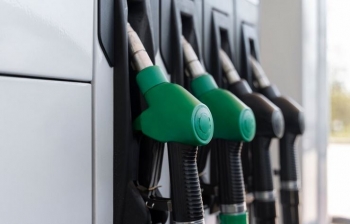 Rriten çmimet e karburanteve - benzina kalon mbi 4 dollarë në SHBA