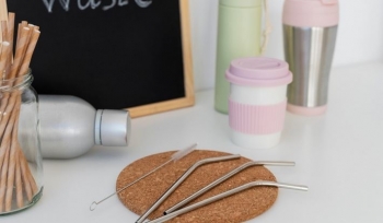 Mikroplastika në ajrin e shtëpisë: si po ekspozohemi çdo ditë dhe si mund ta reduktojmë rrezikun