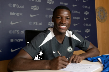 Chelsea rinovon me Moisés Caicedo deri në vitin 2033