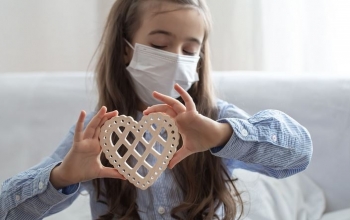 Kamp për fëmijët me sëmundje autoimune në SHBA, me fokus në përfshirje dhe mirëqenie