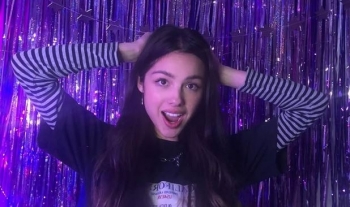 Olivia Rodrigo zbulon frymëzimin për albumin e ri: dashuria e parë dhe ndjenjat e përziera
