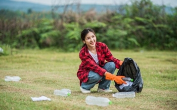 Pse tifozët japonezë pastrojnë stadiumet pas ndeshjeve? Tradita që mahnit botën