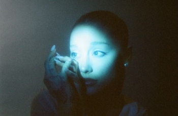 Ariana Grande njofton albumin e ri “Petal”