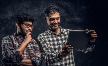 Mashtrimet digjitale në rritje: miliona viktima dhe miliarda humbje në Indi