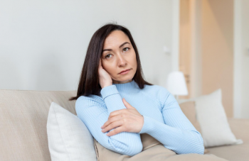 Trend viral për trajtimin e menopauzës me ilaçe pa recetë ngre pikëpyetje mbi sigurinë dhe efektivitetin