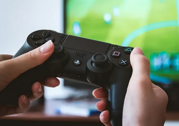 Rritja e çmimeve të PlayStation Plus shkakton reagime negative nga lojtarët, ndërsa Sony rrit abonimet
