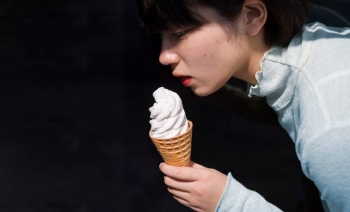 “Brain freeze” - pse na dhemb koka kur hamë akullore shumë shpejt?