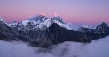 30 vjet pas tragjedisë në Everest. Tani moti nuk është kërcënimi i vetëm i madh