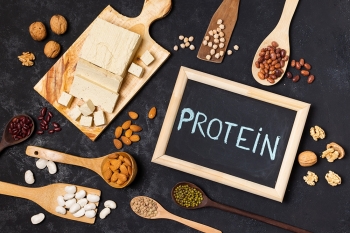 Mungesa globale e proteinës së hirrës: kërkesa tejkalon ofertën dhe çmimet rriten
