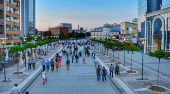 83% e kosovarëve mbështesin anëtarësimin në BE, gati gjysma besojnë se mund të ndodhë brenda pesë vjetësh