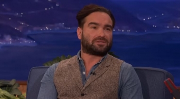 Johnny Galecki rikthehet në aktrim pas 7 vitesh pauzë