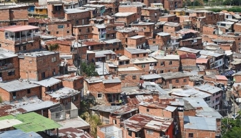 Turizmi në favela po rritet në Rio de Janeiro, por mbeten dilemat për sigurinë dhe etikën