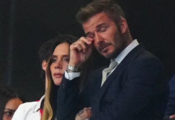 Beckham shpërthen në emocione pas eliminimit të Anglisë, djali e ngushëllon në tribuna