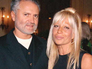 Donatella Versace kujton vëllanë e saj në 29-vjetorin e vrasjes së Gianni Versace