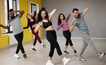 Vetëm 5 minuta vallëzim në ditë mund të përmirësojnë trurin dhe humorin
