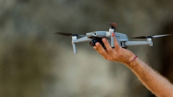 Dronët po ndryshojnë bujqësinë në Kosovë, fermerët po i përdorin për spërkatje