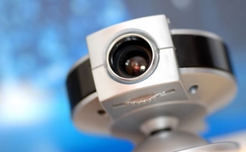 Kamerat e inteligjencës artificiale po shtohen, sa po rrezikohet privatësia?