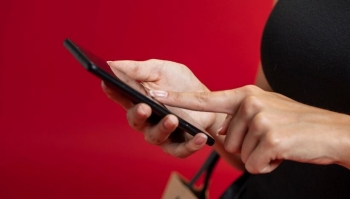 Britania planifikon ligj të ri për të mbrojtur fëmijët nga imazhet nudo online