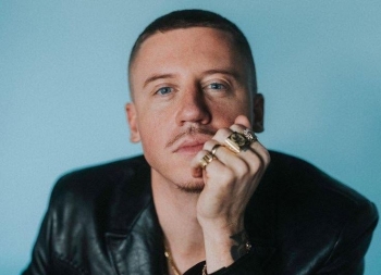 Macklemore do të dhurojë 1 milion dollarë pas largimit nga turneu i Ed Sheeran