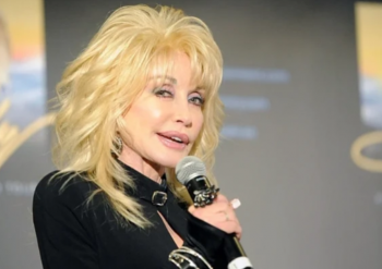 Dolly Parton lejoi vetëm një person ta vizitonte në ditët e fundit