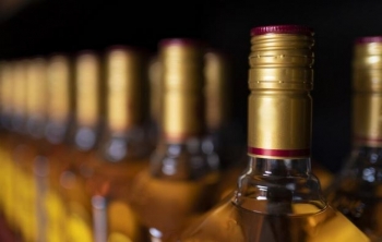 SHBA-ja vendos ndalime të reja për importet nga Kanadaja, përfshirë alkoolin dhe produktet e qumështit