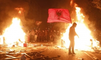 Protesta e studentëve në Tiranë zgjati rreth 9 orë, mbi 40 persona shoqërohen nga policia