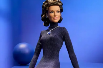 Barbie nderon Céline Dion me një kukull të frymëzuar nga paraqitja e saj në Oscar