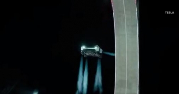 Elon Musk prezanton Tesla Roadster-in që synon të fluturojë