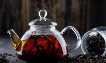 Si e pini çajin? Temperatura dhe mënyra e përgatitjes mund të përcaktojnë dobitë për zemrën tuaj