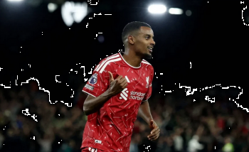 Alexander Isak po arsyeton çmimin rekord te Liverpooli
