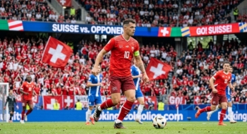 Granit Xhaka rikthehet te Zvicra dhe e ruan shiritin e kapitenit