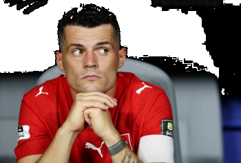 Granit Xhaka rikthehet te Zvicra dhe e ruan shiritin e kapitenit