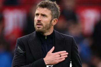 Carrick sqaron të ardhmen e Bruno Fernandesit si kapiten i Manchester Unitedit